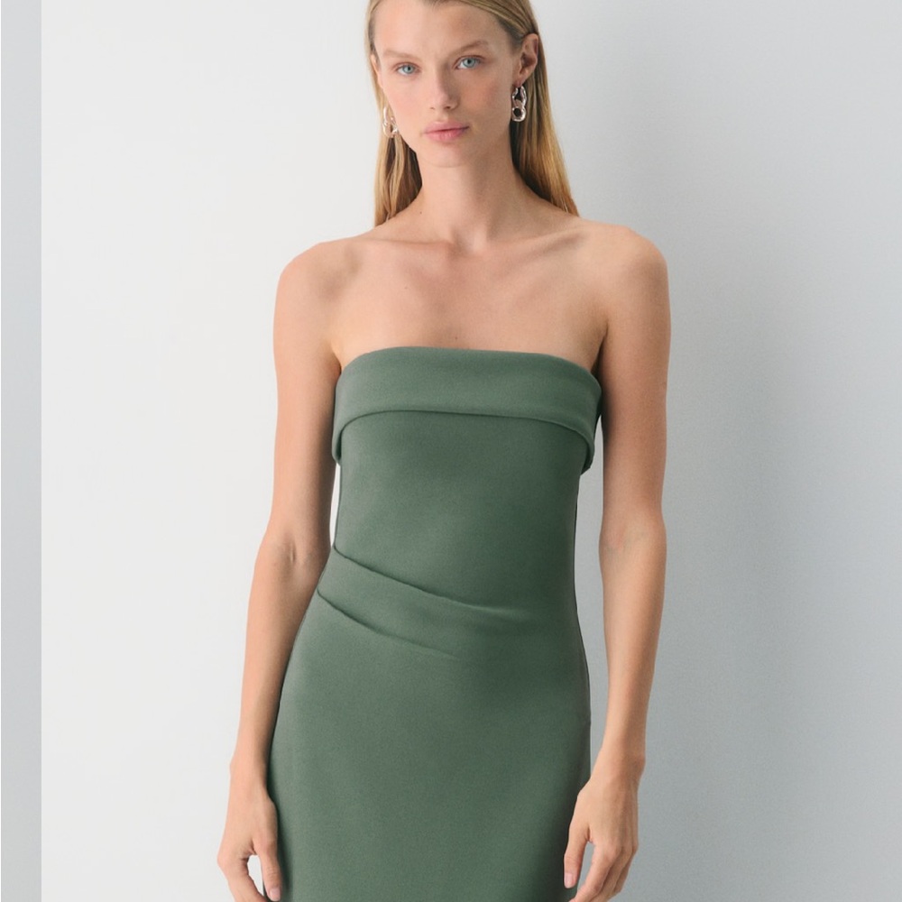 Aritzia FigureKnit™ Eyecatcher Dress - Picture 2 of 8